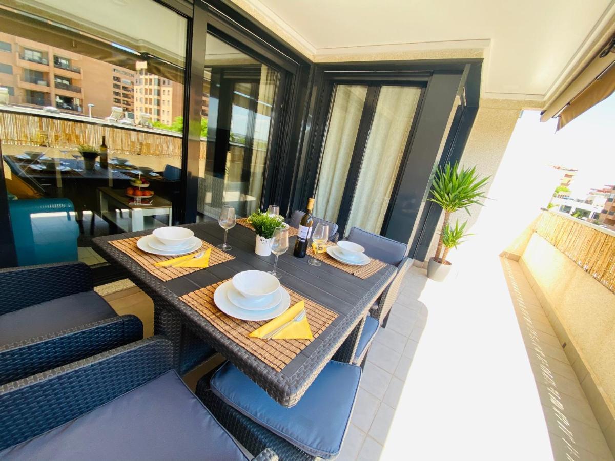 M & B Beach Apartment Valencia Exteriör bild